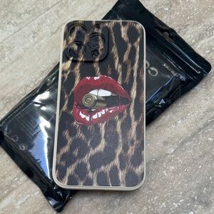 Chic Leopard Print Phone Case with Red Lips